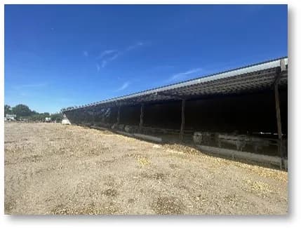 Vue de l’une des toitures étudiées avant installation photovoltaïque