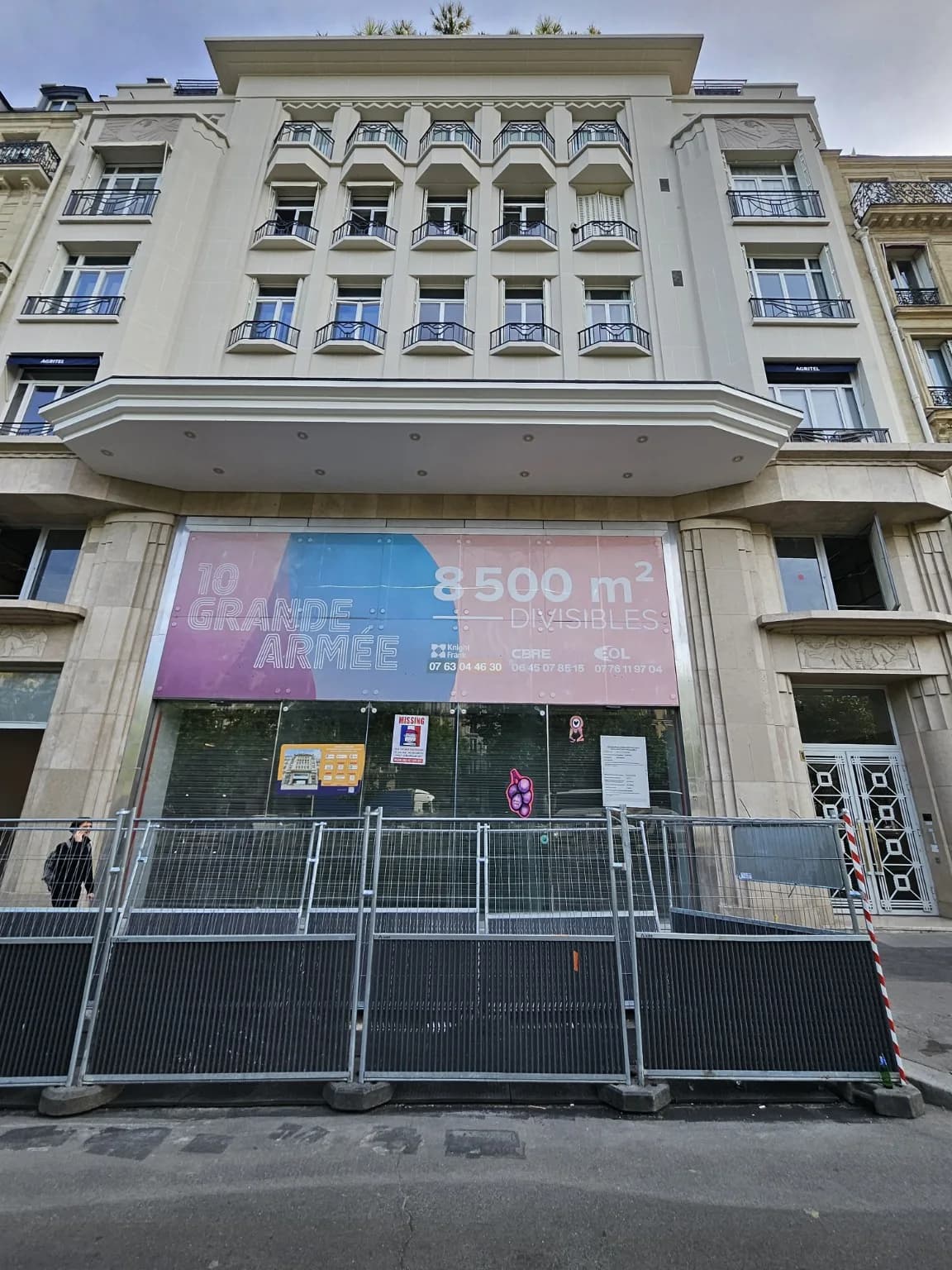 Façade du 10 avenue de la Grande Armée à Paris
